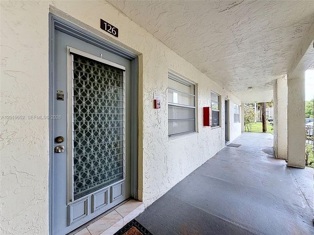 3000 NW 48th Ter 126, Lauderdale Lakes, FL 33313