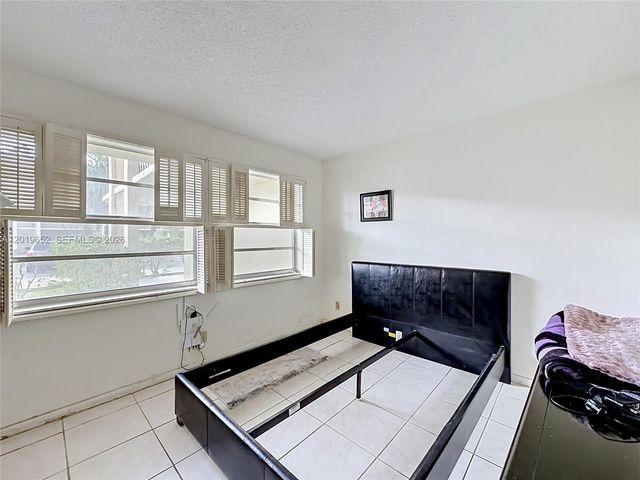 3000 NW 48th Ter 126, Lauderdale Lakes, FL 33313