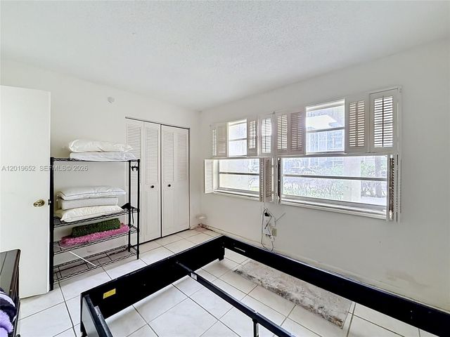 3000 NW 48th Ter 126, Lauderdale Lakes, FL 33313