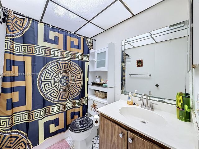 3000 NW 48th Ter 126, Lauderdale Lakes, FL 33313