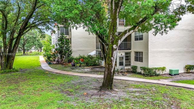 3000 NW 48th Ter 126, Lauderdale Lakes, FL 33313