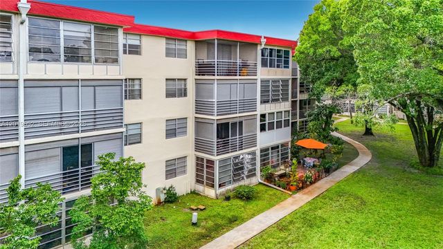 3000 NW 48th Ter 126, Lauderdale Lakes, FL 33313