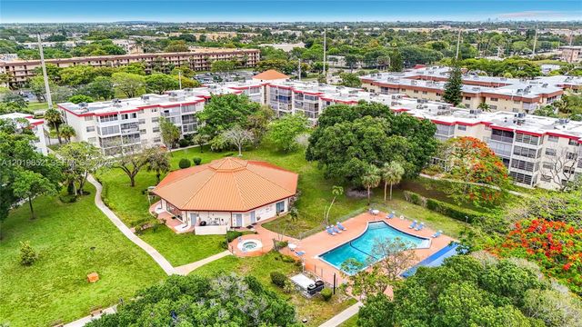 3000 NW 48th Ter 126, Lauderdale Lakes, FL 33313