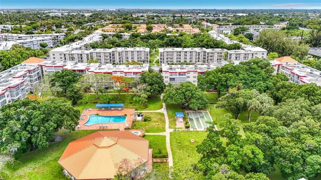3000 NW 48th Ter 126, Lauderdale Lakes, FL 33313
