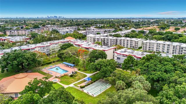 3000 NW 48th Ter 126, Lauderdale Lakes, FL 33313