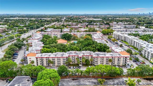 3000 NW 48th Ter 126, Lauderdale Lakes, FL 33313