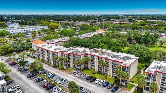 3000 NW 48th Ter 126, Lauderdale Lakes, FL 33313