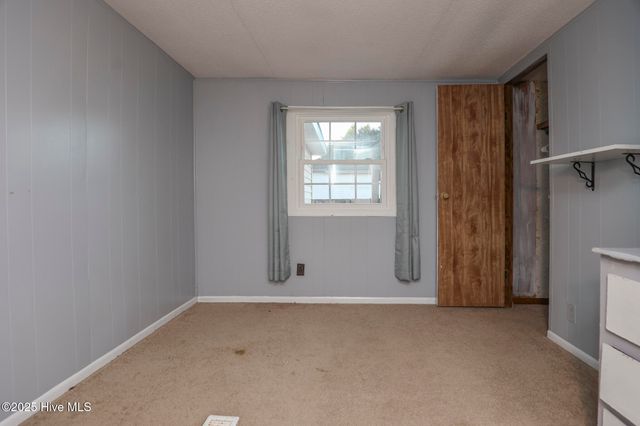 1145 S Parker Road, Holly Ridge, NC 28445