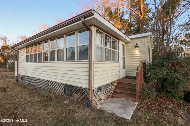 1145 S Parker Road, Holly Ridge, NC 28445