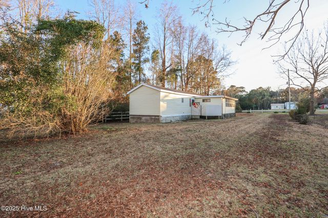 1145 S Parker Road, Holly Ridge, NC 28445