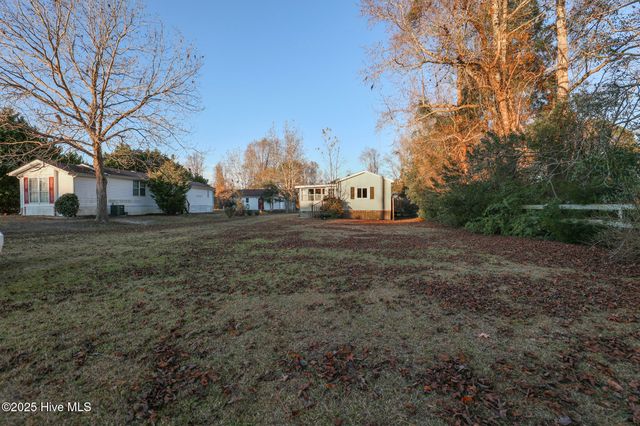 1145 S Parker Road, Holly Ridge, NC 28445