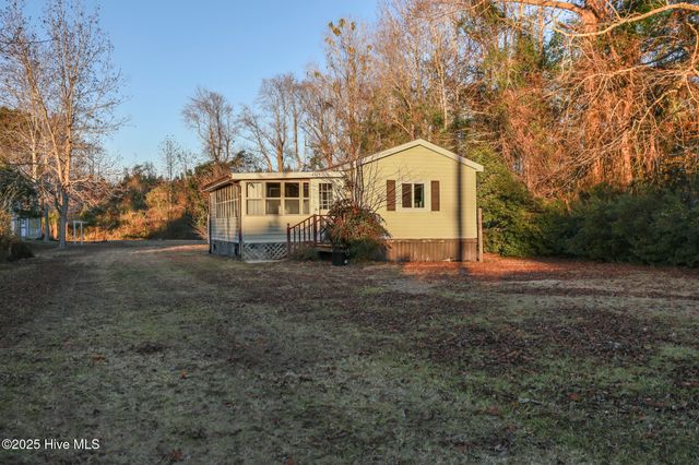 1145 S Parker Road, Holly Ridge, NC 28445