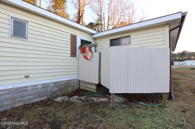 1145 S Parker Road, Holly Ridge, NC 28445