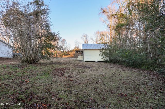 1145 S Parker Road, Holly Ridge, NC 28445