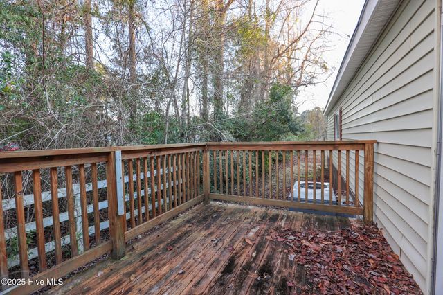 1145 S Parker Road, Holly Ridge, NC 28445
