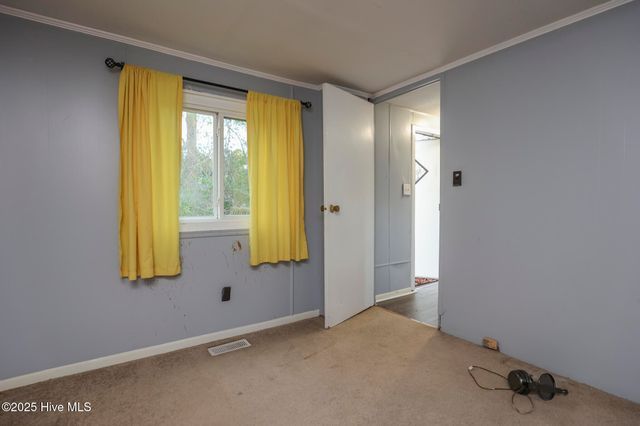 1145 S Parker Road, Holly Ridge, NC 28445