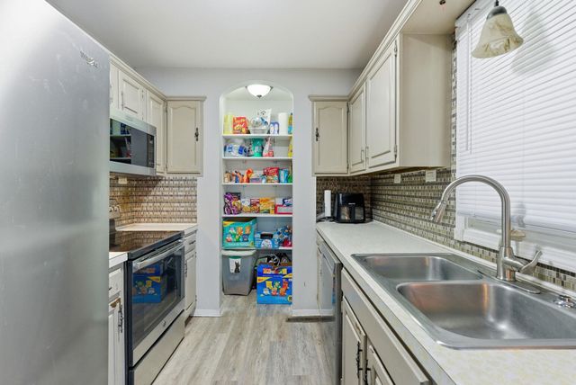 3043 S Custer Ave, Wichita, KS 67217