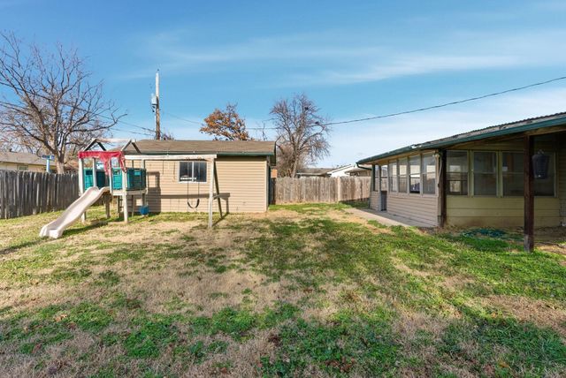 3043 S Custer Ave, Wichita, KS 67217