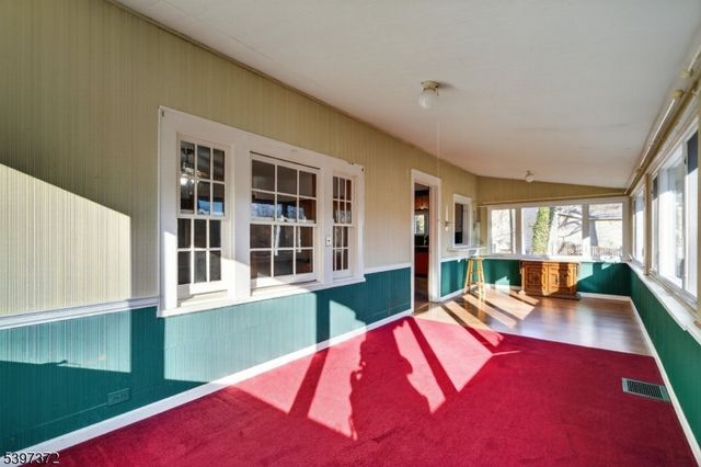 83 Lakeview Ave, Ringwood Boro, NJ 07456