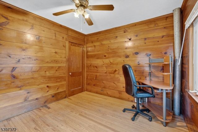 83 Lakeview Ave, Ringwood Boro, NJ 07456