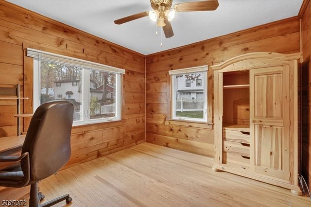 83 Lakeview Ave, Ringwood Boro, NJ 07456