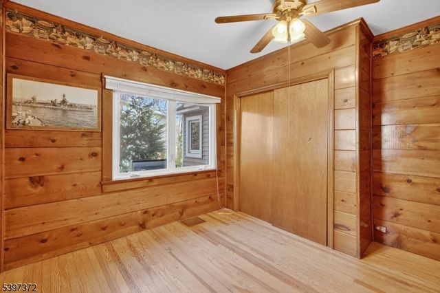 83 Lakeview Ave, Ringwood Boro, NJ 07456