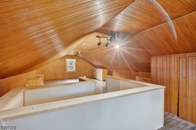 83 Lakeview Ave, Ringwood Boro, NJ 07456