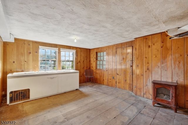83 Lakeview Ave, Ringwood Boro, NJ 07456