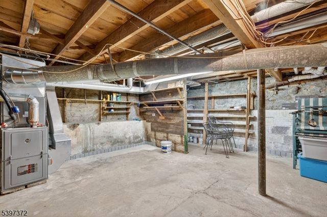 83 Lakeview Ave, Ringwood Boro, NJ 07456