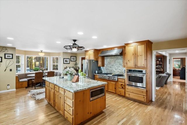 5701 Ridgewood Rd, Willits, CA 95490