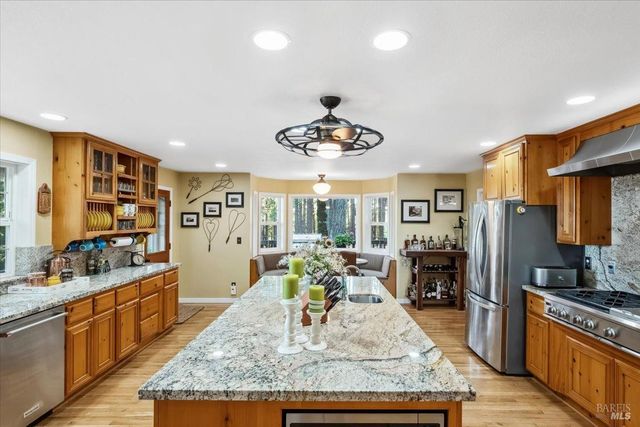 5701 Ridgewood Rd, Willits, CA 95490