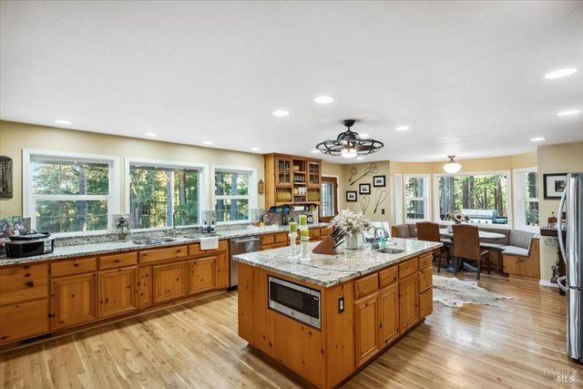 5701 Ridgewood Rd, Willits, CA 95490