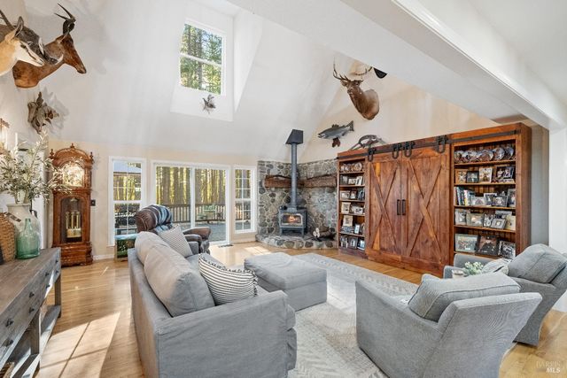 5701 Ridgewood Rd, Willits, CA 95490