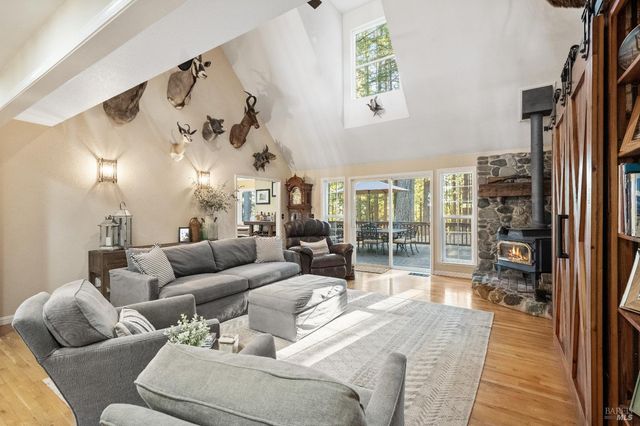 5701 Ridgewood Rd, Willits, CA 95490