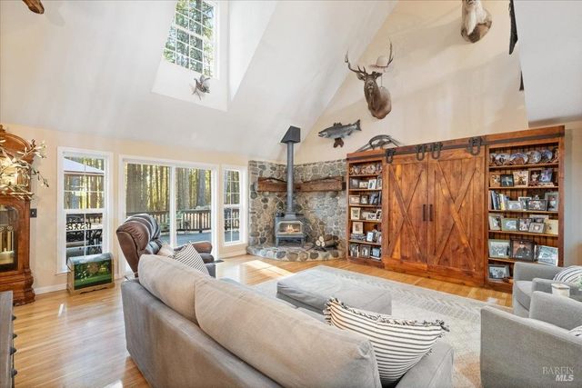 5701 Ridgewood Rd, Willits, CA 95490