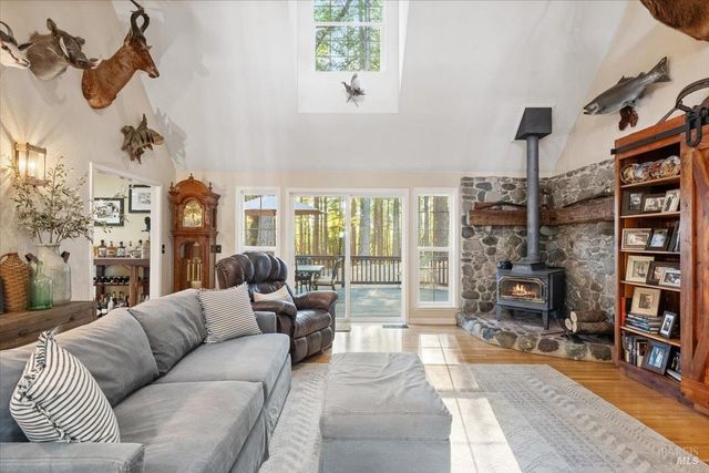 5701 Ridgewood Rd, Willits, CA 95490