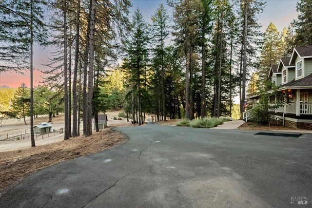 5701 Ridgewood Rd, Willits, CA 95490