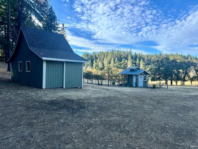 5701 Ridgewood Rd, Willits, CA 95490