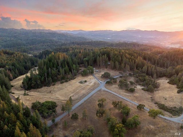 5701 Ridgewood Rd, Willits, CA 95490