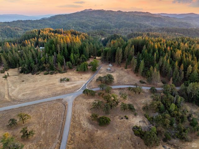 5701 Ridgewood Rd, Willits, CA 95490
