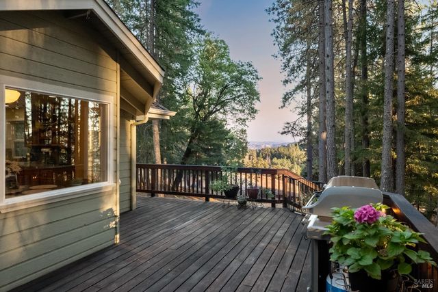 5701 Ridgewood Rd, Willits, CA 95490