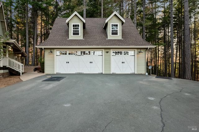 5701 Ridgewood Rd, Willits, CA 95490