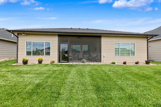 1716 N Forestview Ct, Wichita, KS 67235