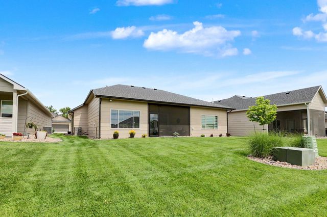 1716 N Forestview Ct, Wichita, KS 67235