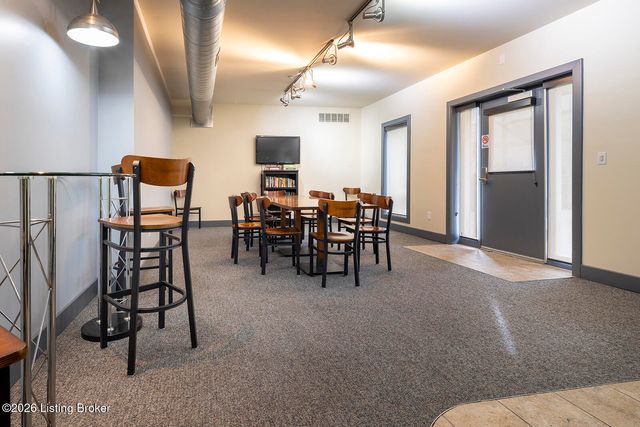 110 S Campbell St 213, Louisville, KY 40206