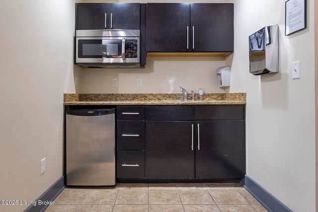 110 S Campbell St 213, Louisville, KY 40206