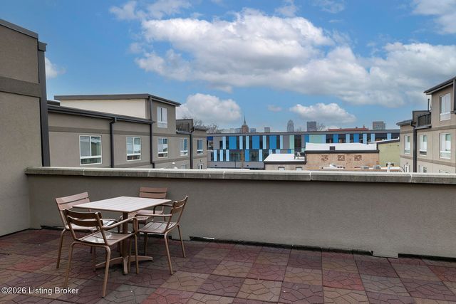 110 S Campbell St 213, Louisville, KY 40206