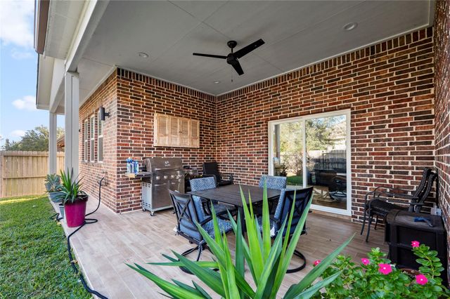 18 Amelia Court, Montgomery, TX 77356