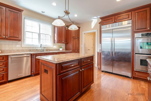 878 Writer Court, Vernon Hills, IL 60061