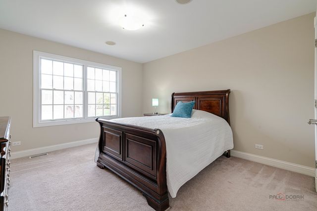 878 Writer Court, Vernon Hills, IL 60061